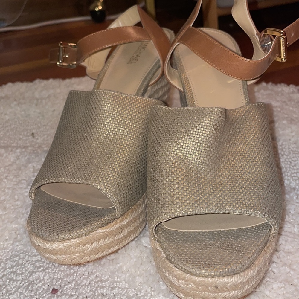 NWT - MK espadrille heel
